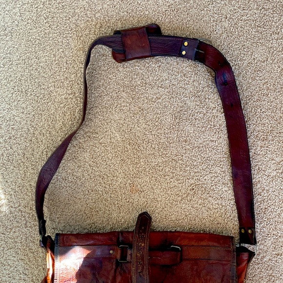 Passion Leather Messenger Bag for Men, genuine leather brown work laptop bag - Picture 5 of 16